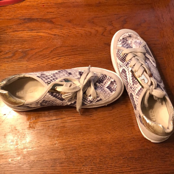 guess snake print trainers